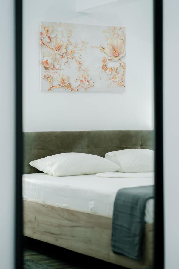 Mavie Apartment Boutique Bucharest Exterior photo